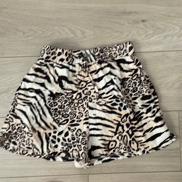 Leopard Print Drawstring Shorts . - Picture 2 of 3